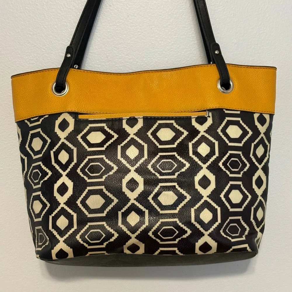 Relic Women Black White Geometric Elephant Applique Yellow Trim Shoulder Tote